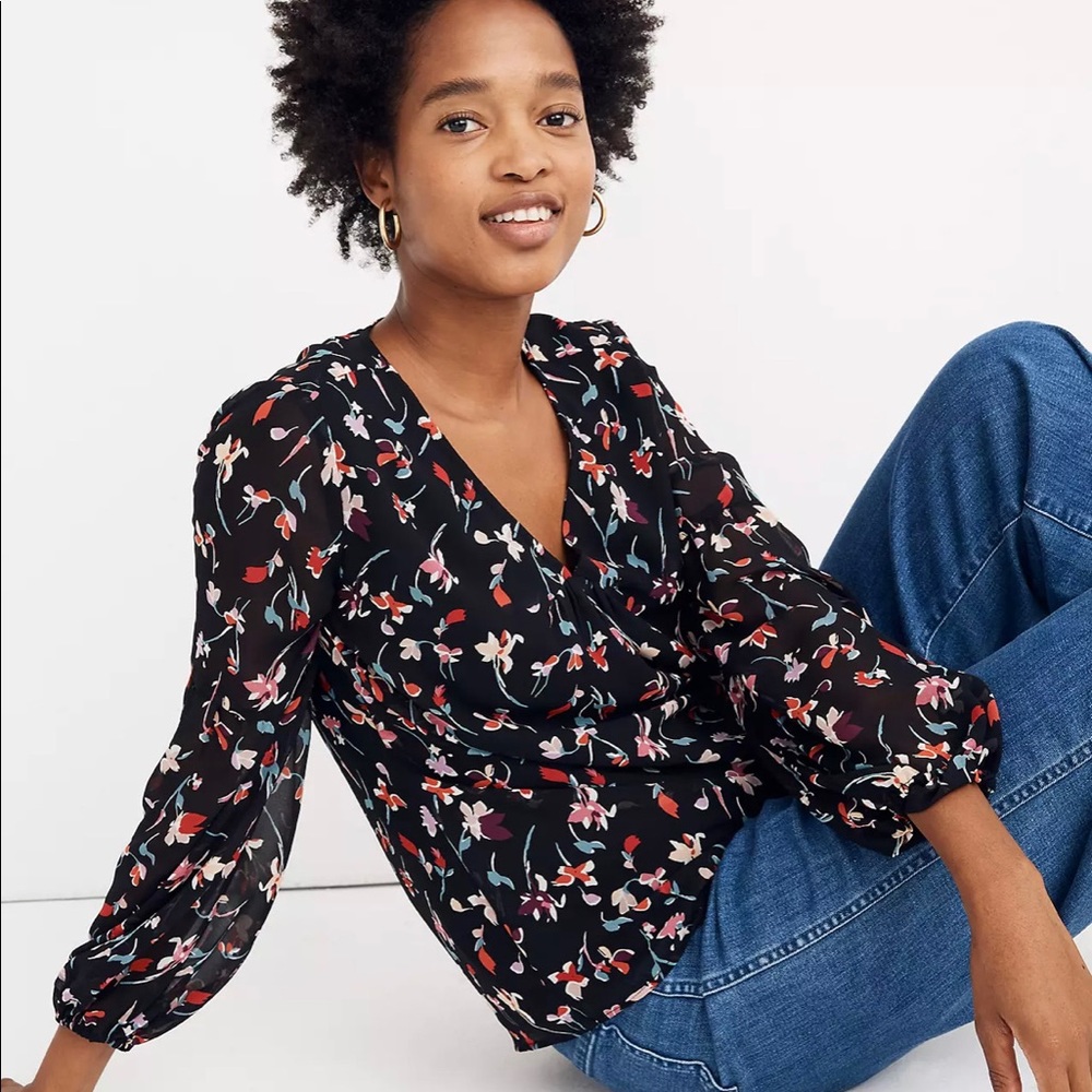 Madewell Shirred-Sleeve V-Neck Top in Drifting Flowers - Picture 2 of 8